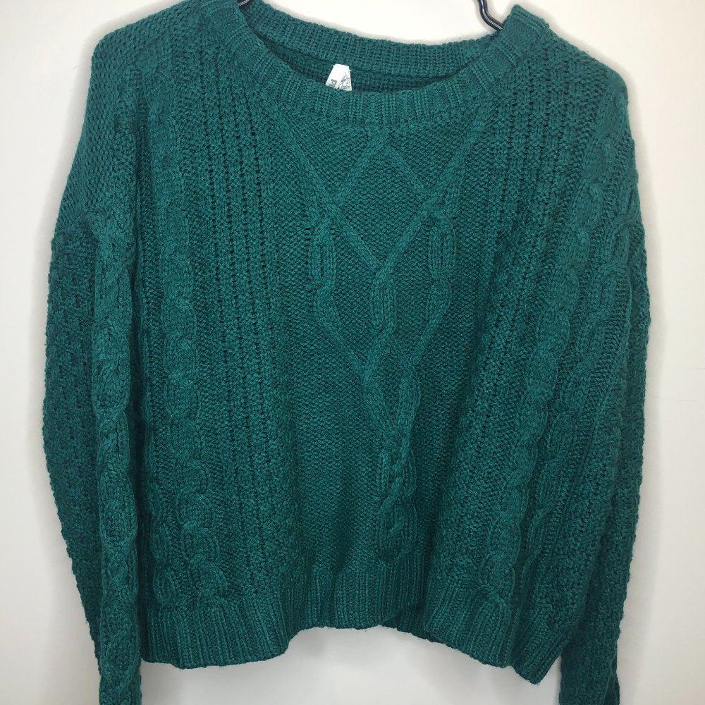 Mudd Brand/ Cable Knit Green Sweater